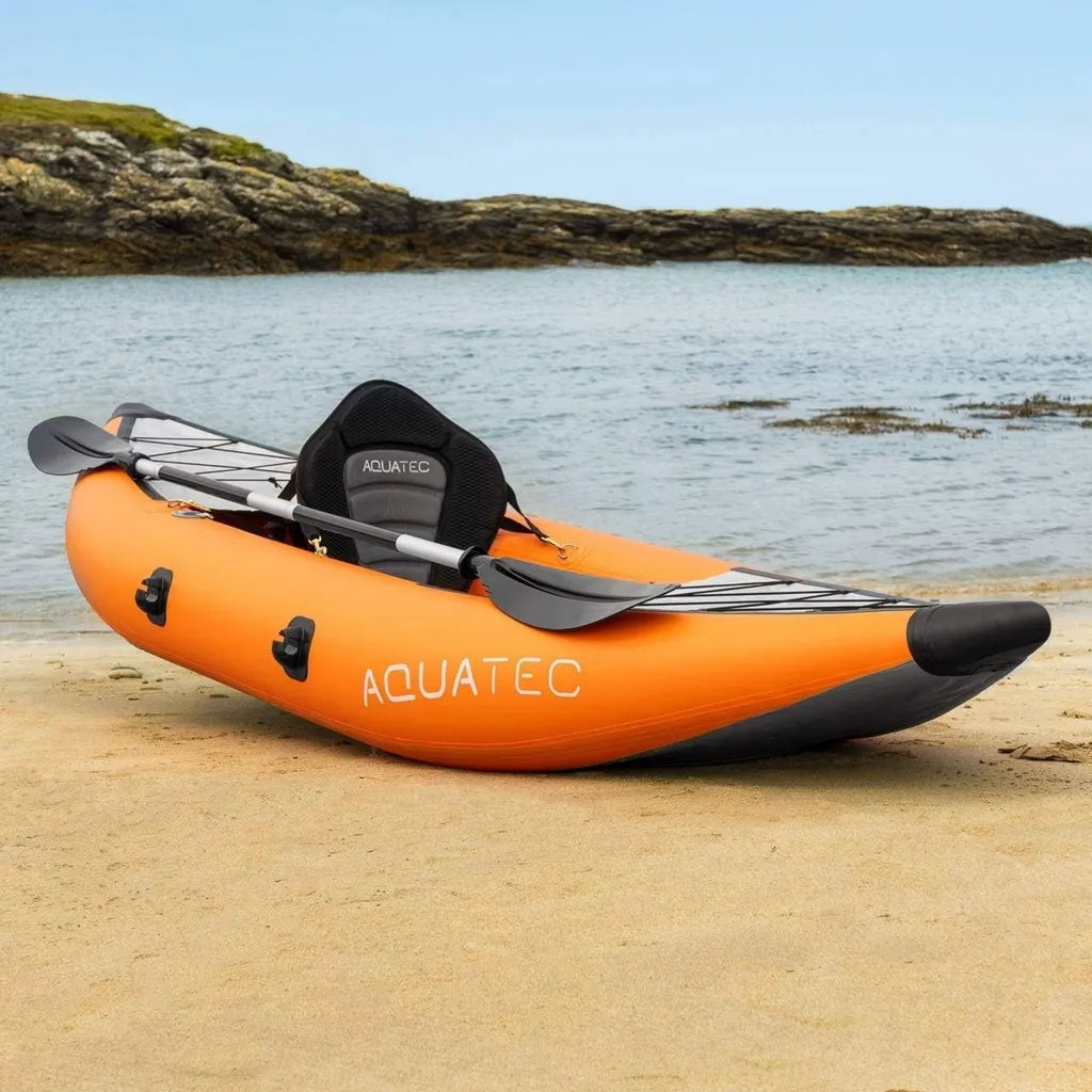 Kayak Gonflable AQUATEC | Pour Tous Niveaux | 1-2 Places | Équipé de Pagaies et Accessoires | Parfait pour Aventuriers